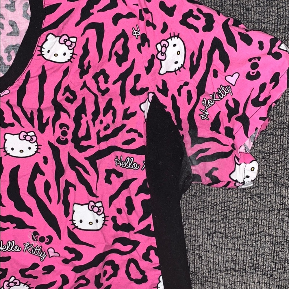Hello Kitty Scrub Top - Picture 2 of 2